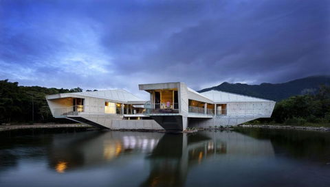 Alkira Daintree Rainforest Luxury Holiday Home With Private Beach - New Castle Holiday 2