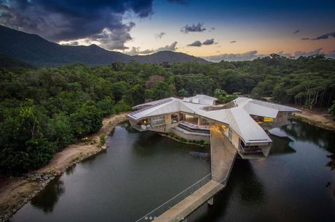 Alkira Daintree Rainforest Luxury Holiday Home With Private Beach - New Castle Holiday 4