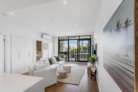 Alkira Luxe - 100m To Shops - Sleeps 4 - New Castle Holiday 1