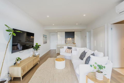 Alkira Luxe - 100m To Shops - Sleeps 4 - New Castle Holiday 3