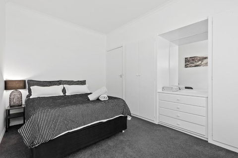 All Beached Out - 8 Guests, Cental, 450m To Beach! - New Castle Holiday 4