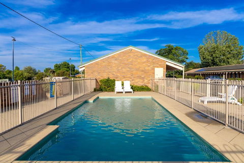 All Travellers Motor Inn - New Castle Holiday 0