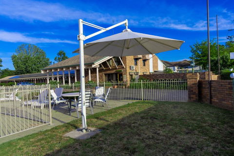 All Travellers Motor Inn - New Castle Holiday 4