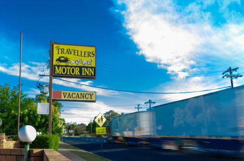 All Travellers Motor Inn - New Castle Holiday 1