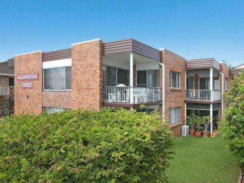 Allamanda Court Unit 6 - New Castle Holiday 1