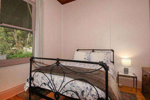 Allen Street - New Castle Holiday 3