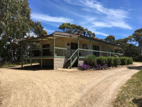 Allusion Farmstay And Vineyard Units - New Castle Holiday 1