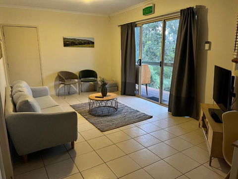 Allusion Farmstay And Vineyard Units - New Castle Holiday 4