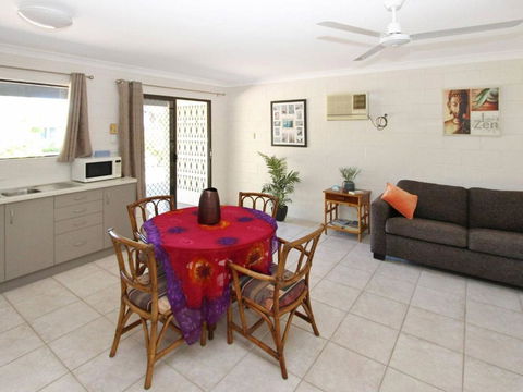 Alma Bay Holiday Unit 3 - New Castle Holiday 4