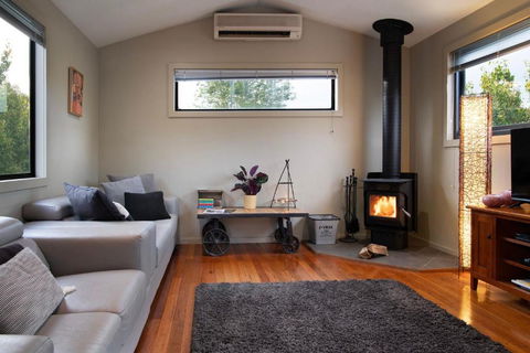 Alofi - New Castle Holiday 1