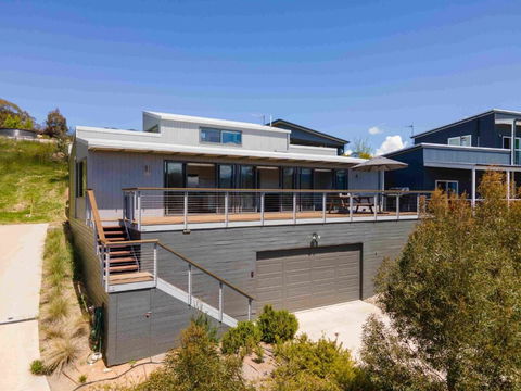 Alpine Freedom - New Castle Holiday 0