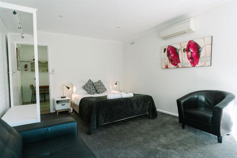 Alpine Riverside Cottages - New Castle Holiday 2