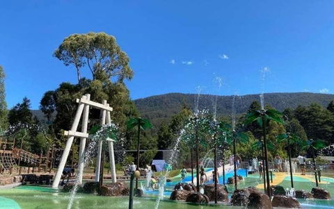 Alpine Hotel, Eat Drink Sleep - New Castle Holiday 3
