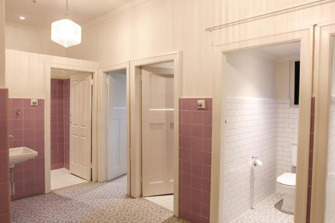 Alpine Hotel, Eat Drink Sleep - New Castle Holiday 2