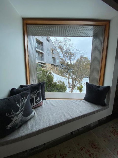Alpine Woodsmoke Apartments - New Castle Holiday 4