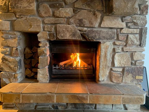 Alpine Woodsmoke Apartments - New Castle Holiday 3