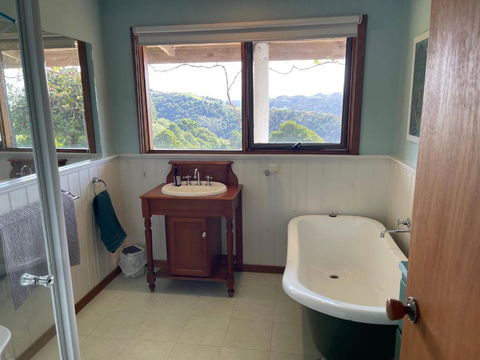 Alyeska Farm House - New Castle Holiday 3