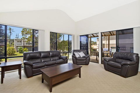 Amara 6 Wesley Avenue - New Castle Holiday 1