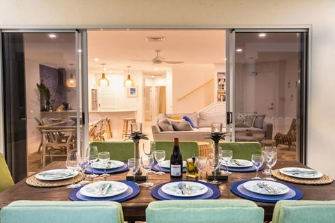 Amaroo Villa - Absolute Beachfront Port Douglas - New Castle Holiday 1