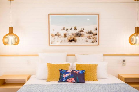 Amaroo Villa - Absolute Beachfront Port Douglas - New Castle Holiday 4