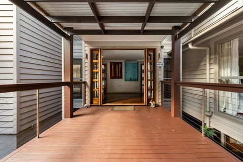Amazing Acreage Style Living - New Castle Holiday 2