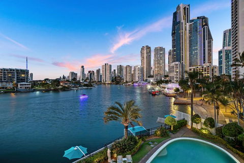 Amazing Water Views Surfers Paradise - New Castle Holiday 0