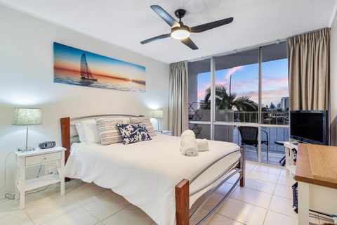 Amazing Water Views Surfers Paradise - New Castle Holiday 4