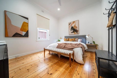 Ambrosia - Designer 3BR WiFi - New Castle Holiday 2