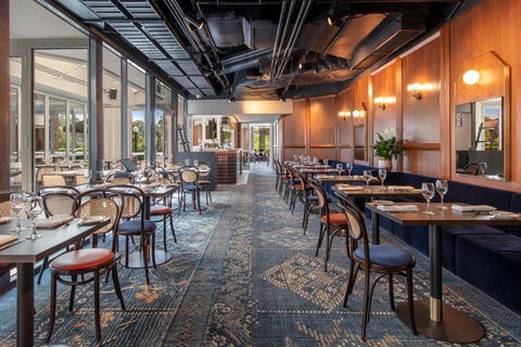 Amora Hotel Riverwalk Melbourne - New Castle Holiday 3