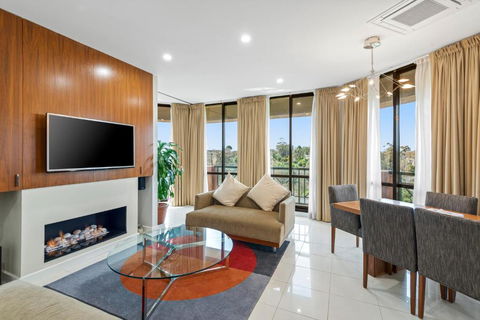 Amora Hotel Riverwalk Melbourne - New Castle Holiday 1