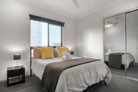 An Abode On Abbott - In The Heart Of The City - New Castle Holiday 1