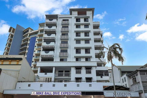 An Abode On Abbott - In The Heart Of The City - New Castle Holiday 2