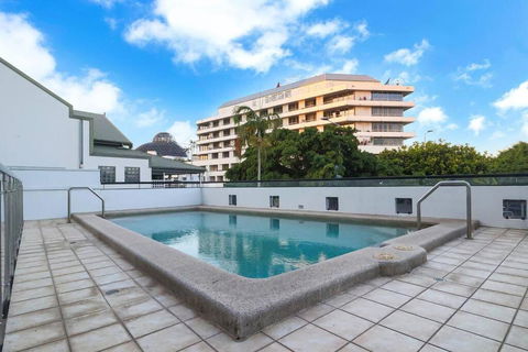 An Abode On Abbott - In The Heart Of The City - New Castle Holiday 3