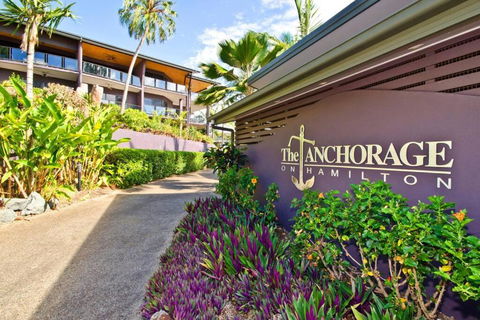 Anchorage 4 & Buggy Hamilton Island - New Castle Holiday 1