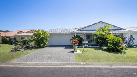 Anchorage Waterfront Unit In Yamba - New Castle Holiday 0