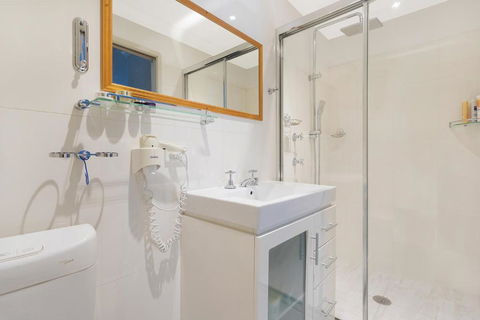 Anchors Aweigh - Adult & Guests Only - New Castle Holiday 3