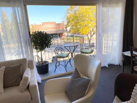 Angaston Mews Apartments - New Castle Holiday 3