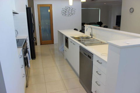 Anglers Rest At Sunderland Bay - New Castle Holiday 4