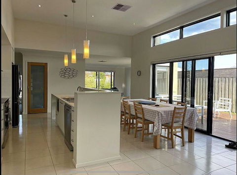 Anglers Rest At Sunderland Bay - New Castle Holiday 1