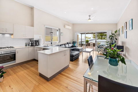 Angourie Blue 5 - Ocean Views - New Castle Holiday 0