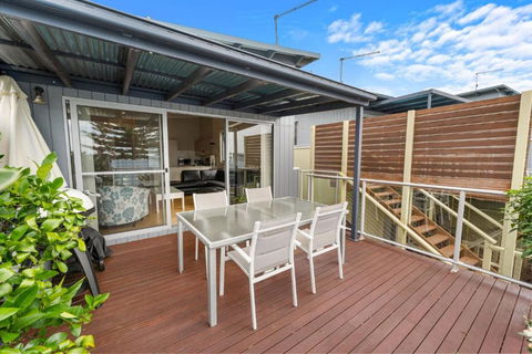 Angourie Blue 5 - Ocean Views - New Castle Holiday 2