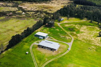 Anna Bay 20 Acres Luxury Farm with New Castle Holiday