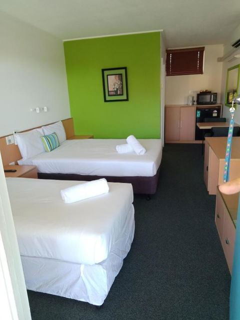 Annerley Motor Inn - New Castle Holiday 4