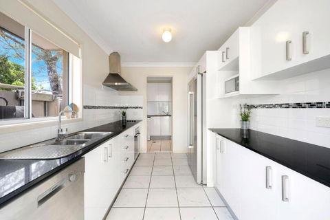 Annvilla - Two Bedroom Townhouse In Huskisson - New Castle Holiday 3