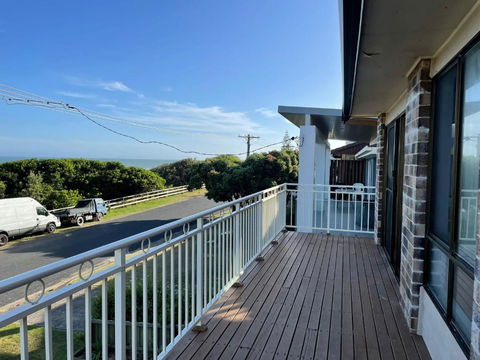Amani Beach Haus, On The Beach - New Castle Holiday 4