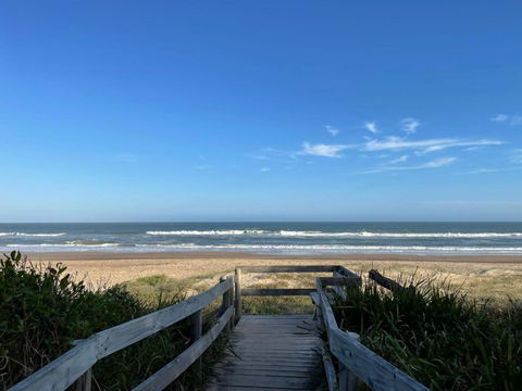 Amani Beach Haus, On The Beach - New Castle Holiday 3