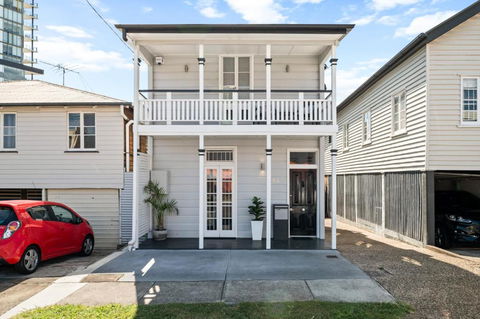 Amelia Terrace - House In Brisbane City Central - New Castle Holiday 0
