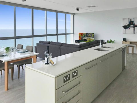 Air On Broadbeach-Stunning Ocean Views - New Castle Holiday 1