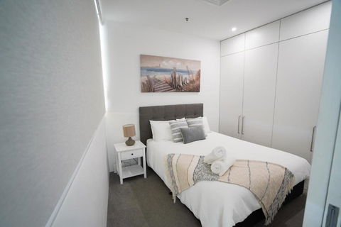 Air On Broadbeach-Stunning Ocean Views - New Castle Holiday 3