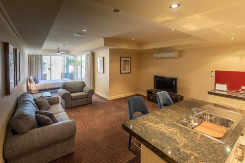 Apartment 1, 9 River Lane, Mannum - New Castle Holiday 4